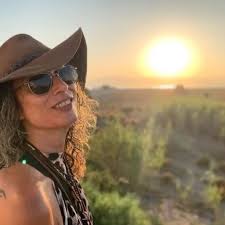 El incendio de La Bañeza en León quema las casas de un pueblo ante la  impotencia de los servicios que intentan extinguir el fuego 🚒 La UME  intenta salvar las viviendas