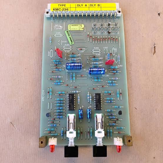 Kongsberg KMC-234 印刷电路板模块实物，AI 生成