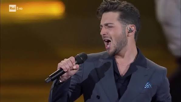Ieri sera al grande concerto della riapertura all'Arena di Verona c'era anche un pezzetto di me. Sono molto contento di questo mio arrangiamento che ha collezionato ben 4 applausi a scena aperta e una ...