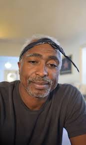 2PAC has come out of hiding for over 30yrs... Wow!!! I can't wait to watch  his interview... This unbelievable omg 😳