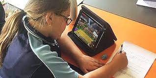 Watch me learn to play minecraft: Learning Through Gaming Minecraft Education Edition At School