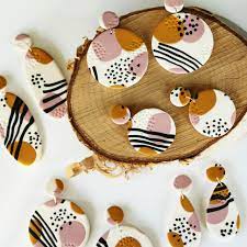 Hi guys, today i want to share with you a beautiful polymer clay slab earring project inspired by contemporary geometric patterns. Video Polymer Clay Slab Earrings Tutorial My Vian