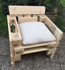 Garten Lounge Sessel Aus Europaletten Sommer Sonne Gartenzeit Ein Aus Ein In 2020 Garden Lounge Chairs Pallet Furniture Outdoor Diy Pallet Furniture