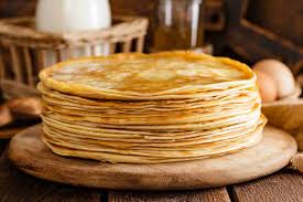 Le crepes, frittelle sottili a base di uova, latte e farina, sono perfette come piatto unico sia per la famiglia, sia da servire in modo. Crepes Leggere La Ricetta Base Per Creazioni Dolci O Salate