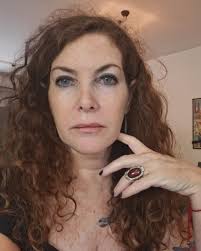 What are some recommendations for experienced speech therapists and  physiotherapists in Tel Aviv who work with babies?