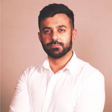 I would like to share that I'm starting in a new position as Vice-President  of Sales, Marketing, Planning and Service at Aços Macom.