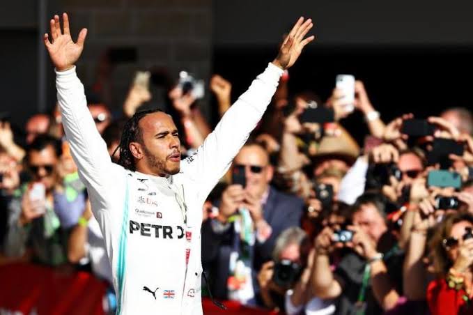 Resultado de imagem para O inglês Lewis Hamilton conquista o hexacampeonato mundial de Fórmula 1"
