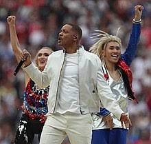 Photos, family details, video, latest news 2021 on zoomboola. Will Smith Wikipedia