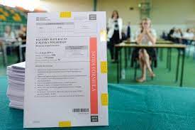 Egzamin też trzeba było przeprowadzić w trybie hybrydowym odpowiedzi w szkole pytania w domu. Matura 2021 Wyniki Kiedy Gdzie I Jak Sprawdzic Wyniki Matury Eska Pl
