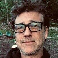 Lisa Penner Dang: Screenwriter and author in K…