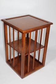 beistelltisch buchertisch bucherregal drehbar englisches stilmobel bu beistelltisch bucherregal tisch