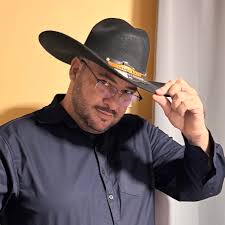 Julio Campos (@julio.campos.568) • Facebook