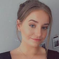 Ella Cope's Instagram, Twitter & Facebook