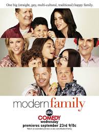 Modern Family Via Iaq Graphic Design Family Tv Series Modern Family Family Tv