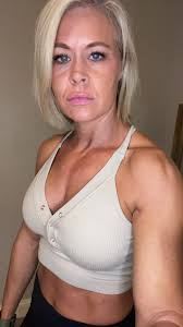 “Super cute” sports bra lets see how it holds up during a workout….brb  #profit #fyp #gymgirls#musclemommy