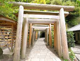 Résultat de recherche d'images pour "Zeniarai Benzaiten Shrine"