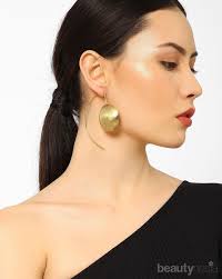 Jangan Sampai Ketinggalan, Ini Trend Anting Paling Hits di Tahun 2017