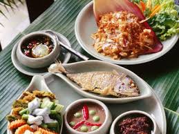 If you're planning a dinner party, you're probably already thinking about the type of food and drinks you'll serve, along with brainstorming ideas for décor. How To Cook Up An Easy Thai Dinner Party