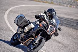 It comes with premium equipment like tyre pressure monitoring system. Ktm 1290 Super Adventure S Moto Ch
