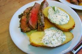 Cuisine En Folie Cote De Boeuf Au Beurre De Romarin Et Croute De Tapenade Pommes De Terre Au Four Creme De Ciboul Pomme De Terre Au Four Boeuf Cote De Boeuf