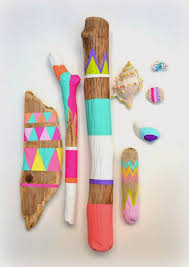 Diy Palos Pintados En 2020 Con Imagenes Manualidades Trozos De Madera Pintada Manualidades Faciles