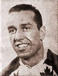 Player photos for the 1954-55 Barrie Flyers at hockeydb.com