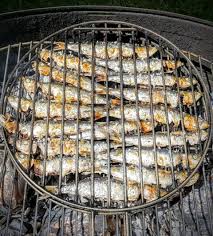 Sardines Au Barbecue Grillees Au Sel Recette Sardine Barbecue Sardines Grillees Sardines