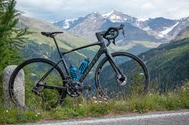 First Ride 2019 Giant Defy Advanced Pro 0 Road Bike Action