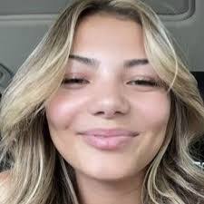 Felicity Hill's Instagram, Twitter & Facebook