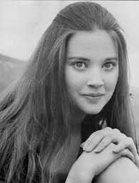 Lynne Frederick: Life Story and Glamorous Photos of the Most Beautiful and  Controversial British Actress