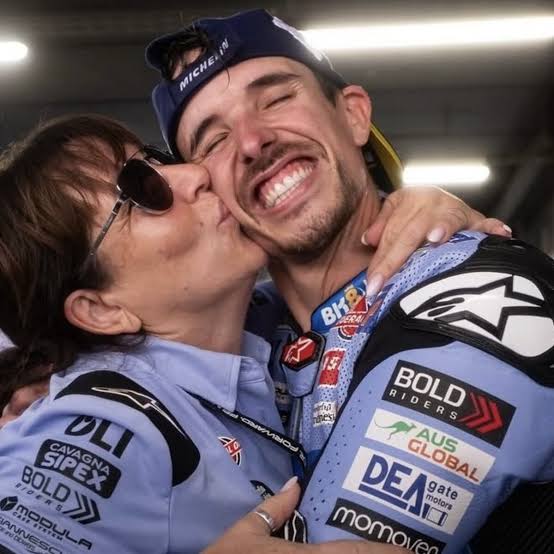 Estoy orgullosa del piloto y hombre que eres” - AS.com