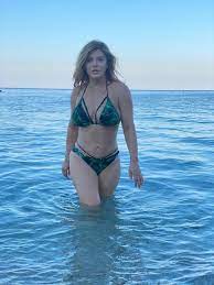 Js air curtains supplies a comprehensive range of air curtains for all applications, including standard models, bespoke air curtains, industrial models, systems for cold stores & revolving doors. Foto Loredana Groza Imagini De Infarct Din VacanÈ›Äƒ Nu È™i A Mai Expus Formele AÈ™a