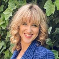 Julia Klimek's Instagram, Twitter & Facebook