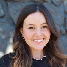 Jessica Clouse's Instagram, Twitter & Facebook