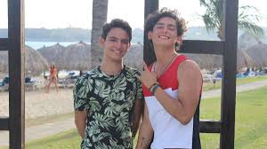 Aristemo Hace Promesa De Amor Con Anillo Y Admiradores Reaccionan En Redes Admirador Promesa De Amor Fotos Del Sol