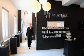 Diana baidas nimmt ihren kumpel. Diana Baidas Beauty Ist Das Zelebrieren Der Eigenen Individualitat