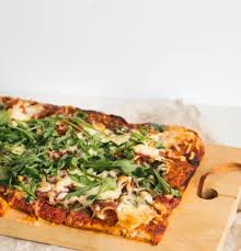 Pizza Aux Fruits De Mer Au Chou Fleur Trois Fois Par Jour In 2020 Vegetable Pizza Naan Pizza