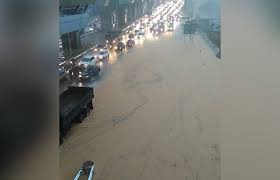 Lebuhraya lembah klang selatan merupakan lebuh raya baru di bahagian selatan lembah klang. Beberapa Kawasan Dilanda Banjir Kilat