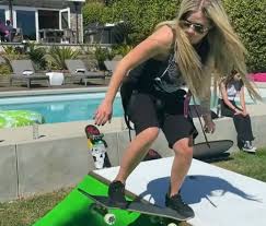 Lavigne's song sk8er boi appeared on her debut album, let go, and peaked at no. Hgi8xatgmbmc3m