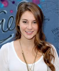 Following up their (sibling) pairing in divergent, they both flash a wide range of chops here. ØµÙˆØ± Ù†Ø¬Ù…Ø© Ù‡ÙˆÙ„ÙŠÙˆÙˆØ¯ Ø´Ø§ÙŠÙ„ÙŠÙ† ÙˆÙˆØ¯Ù„Ù‰ Shailene Woodley