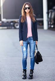 Como Combinar Calça Jeans Com Bota Cano Curto A Bota Classica Que Combina Com Tudo Steal The Look Look Com Coturno Looks Coturno Roupas