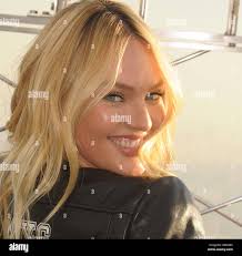 Candice swanepoel empire state building hi-res stock photography and images 