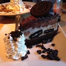 Et une fois que vous aurez goûté à son côté crémeux et croquant, vous comprendrez pourquoi. The Cheesecake Factory 640 W Dekalb Pike