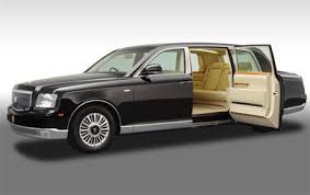 Toyota Century Royal The Car Was Produced At The Request Of The Japanese Imperial Household Agency To Be Used By Senior Voiture Blindee Voiture Des Voitures