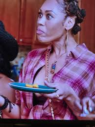 Angel's behavior towards guests is tacky