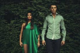 Hvězdička z hotelu hříchu a VyVolených a úspěšný model odložili svatbu