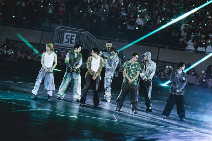 Review: BTS' Arirang World Tour lands in Chicago as the K-pop boy band evolves into version 2.0 - Chicago Sun-Times