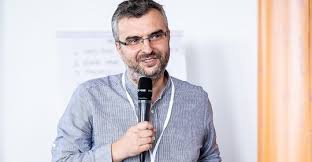 Colecție de la dan zaharia. Ècoala InformalÄ De It Cursurile Pentru AngajaÈii Din Companii La