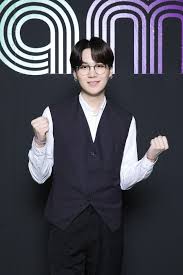 Max scored hits on several billboard charts he'd never visited before thanks to his collaboration with bts member suga. Bts Suga Has Been Featured In New Song By Us Singer Songwriter Max Wow Korea