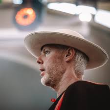 Piękny festiwal barw przedstawia nam natura tej jesieni 🍁🍂🍁 Centrum  miasta, rzeka Wisła i otaczające góry dookoła to idealna aura na jesienny  wypoczynek 🧡💛🧡 #jesień #jesieńuźródeł #wisła #wislamountains #beskidy  #śląskie #autumn #polandatumn @